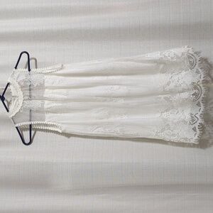 No boundaries Lace Mini Dress Xsmall White Sleeveless Lined Round Collar